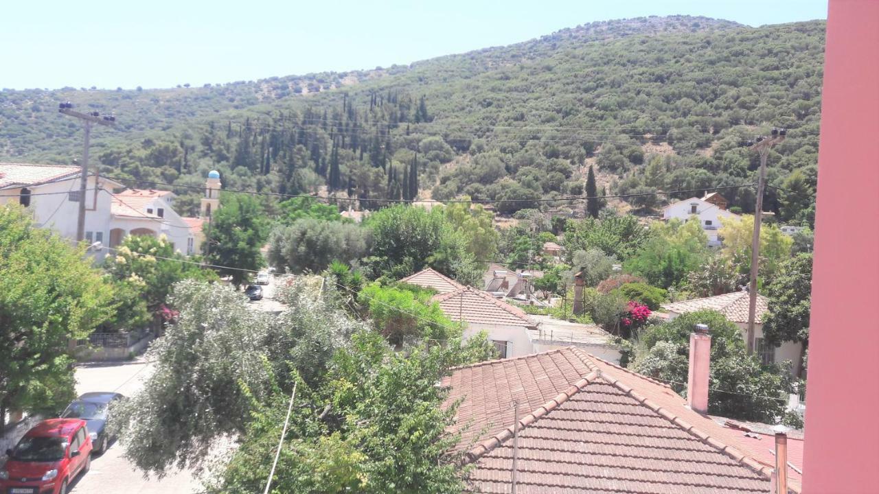 Giannos Apartments Agia Efimia Exterior photo